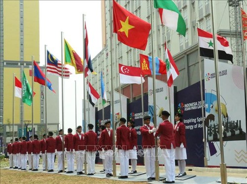 Flag-raising ceremony held for Vietnam at Asian Para Games 2018 - ảnh 1