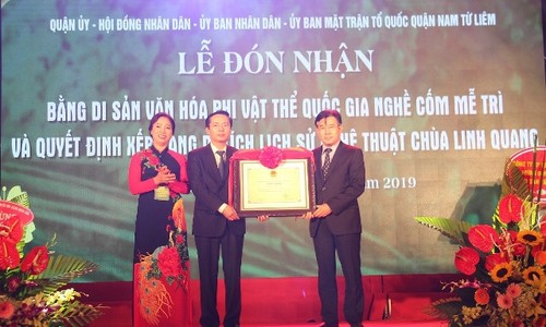 Me Tri’s young sticky rice flake making craft recognized as national heritage - ảnh 1
