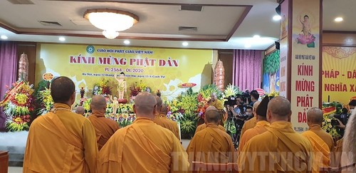 Religious activities resume with epidemic preventive measures in place - ảnh 1