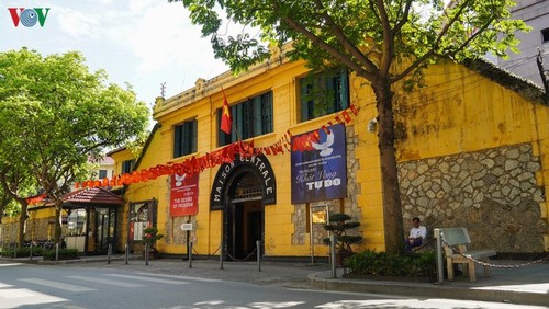 Hanoi's relic sites reopen to visitors - ảnh 9