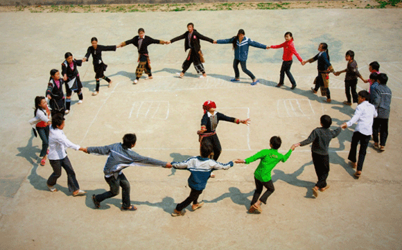 Promoting traditional games urgently needed in modern society  - ảnh 1
