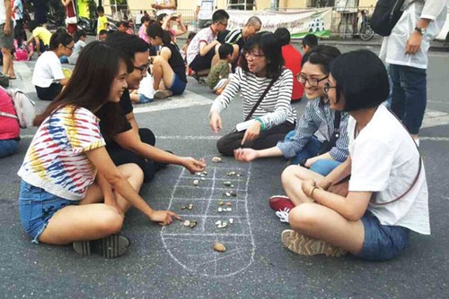 Promoting traditional games urgently needed in modern society  - ảnh 2