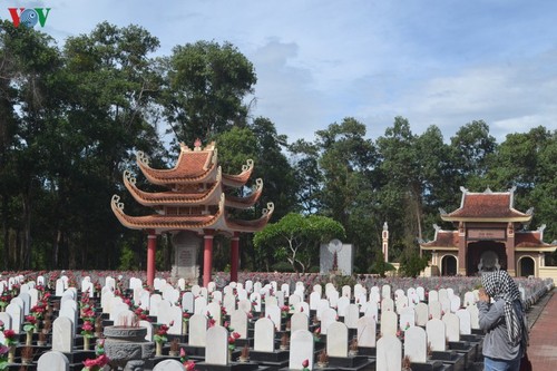 Tribute paid to fallen soldiers at former battlefields in Quang Tri - ảnh 1