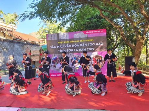 Bell dance of Dao Tien ethnic group  - ảnh 2