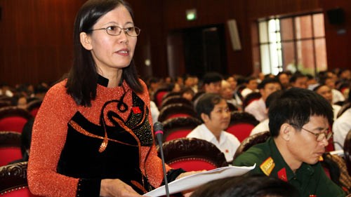 Prosigue discusión en el tercer período de sesiones del Parlamento vietnamita - ảnh 1