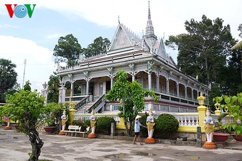 La arquitectura única de las pagodas Khmer   - ảnh 2