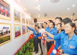 Emotivas actividades destacan la amistad Vietnam-Laos - ảnh 1