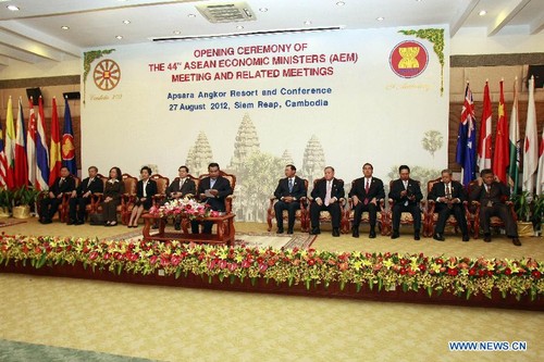 ASEAN avanza hacia un mercado comercial e inversionista unificado  - ảnh 1