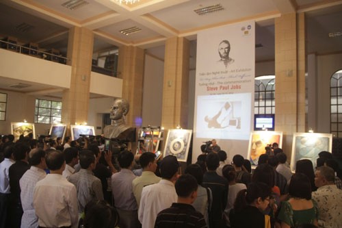 "Pensar diferente": Exposición en Hanoi sobre Steve Jobs - ảnh 1