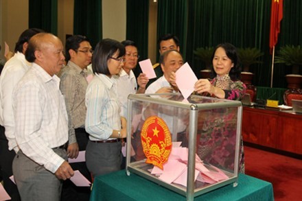 Parlamento vietnamita continúa su IV período de sesiones - ảnh 1