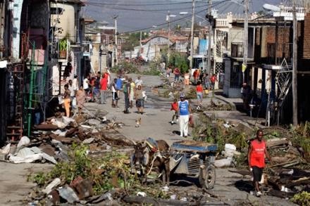 Bolivia y Venezuela envían apoyo humanitario a Cuba y Haití - ảnh 1
