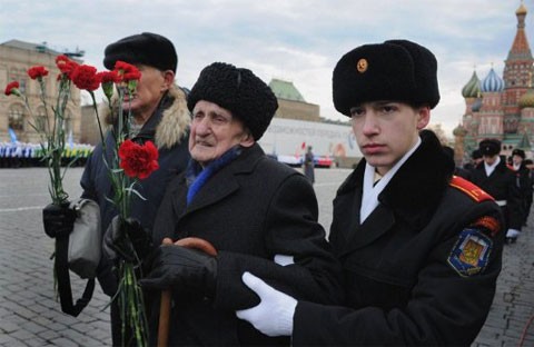 Rusia celebra 70 años de la victoria de Stalingrado - ảnh 1