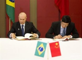 China refuerza cooperación con Sudáfrica y Brasil  - ảnh 1