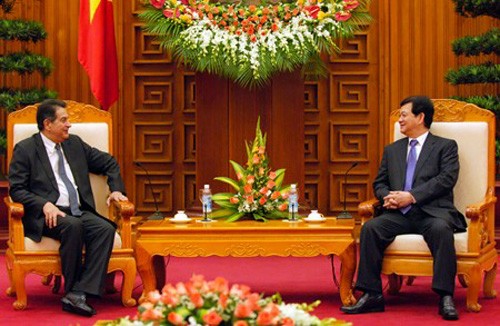 Jefe del Gobierno vietnamita aprecia trabajos de embajador cubano  - ảnh 1