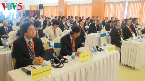 Efectúan seminario sobre relaciones especiales Vietnam-Laos - ảnh 1