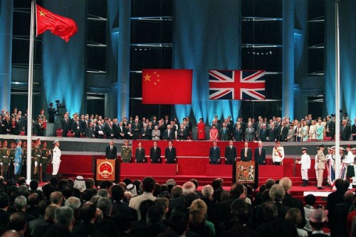 Vietnam felicita a China por el aniversario de la recuperación de Hong Kong  - ảnh 1