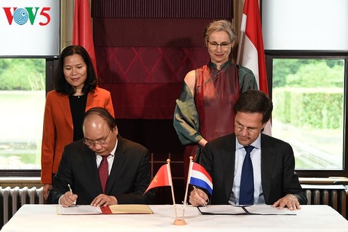 Vietnam y los Países Bajos emiten una Declaración Conjunta  - ảnh 1