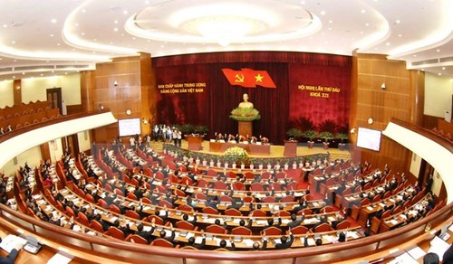 Continúan debates del VI pleno del Comité Central del Partido Comunista de Vietnam  - ảnh 1