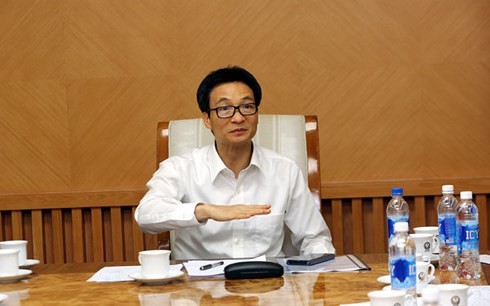 Dirigente vietnamita urge a concretar las regulaciones sobre la reestructuración turística - ảnh 1