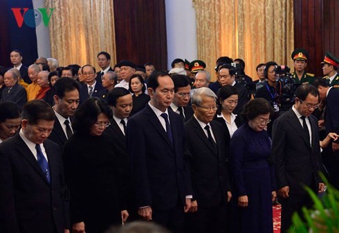 Solemne sepelio del exprimer ministro de Vietnam en Ciudad Ho Chi Minh - ảnh 1