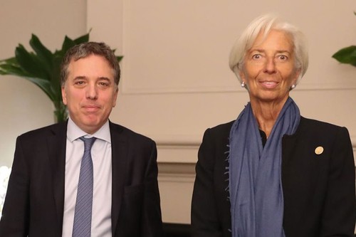 Negociaciones de apoyo financiero entre el Fondo Monetario Internacional y Argentina progresan - ảnh 1