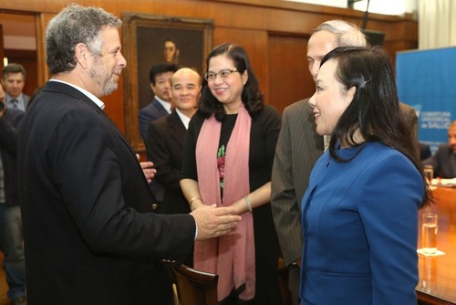 Vietnam y Argentina refuerzan cooperación en materia de salud  - ảnh 1