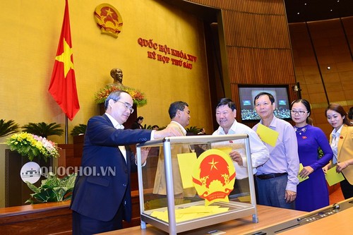 Ciudadanos celebran la elección de Nguyen Phu Trong como presidente de Vietnam - ảnh 1