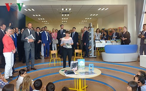 Premier francés asiste a la inauguración de la nueva sede de la escuela Alexandre Yersin en Hanói  - ảnh 1