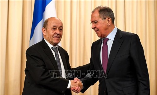 Rusia y Francia acuerdan continuar esfuerzos por mantener el acuerdo nuclear iraní  - ảnh 1