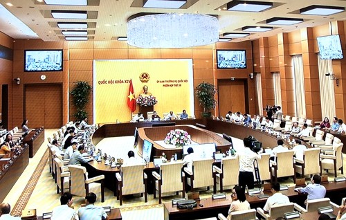Comité Permanente del Parlamento de Vietnam inicia su 38 reunión  - ảnh 1