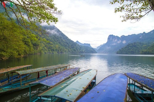 Lago Ba Be, la perla verde del noreste de Vietnam  - ảnh 1