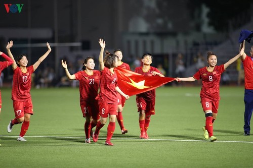 Equipo de fútbol femenino de Vietnam: campeón por sexta vez en juegos regionales - ảnh 1