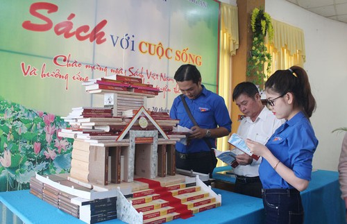 Vietnam evalúa proyecto enfocado en la promoción de la lectura  - ảnh 1