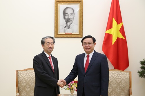 Vietnam y China impulsan cooperación efectiva y estable en diversos ámbitos  - ảnh 1