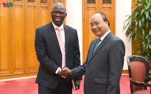 Recibe premier vietnamita al director nacional del Banco Mundial  - ảnh 1
