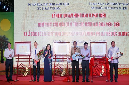 Soc Trang conmemora centenario de creación del arte teatral “Du Ke” - ảnh 1