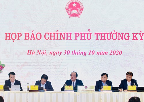 Gobierno vietnamita implementa diversas medidas para restaurar la economía - ảnh 1