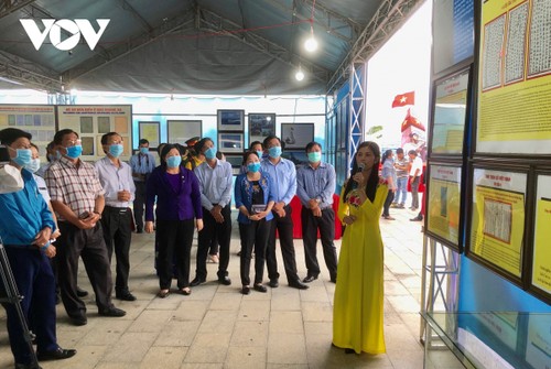 Exposición en Bac Lieu confirma soberanía de Vietnam en Hoang Sa y Truong Sa - ảnh 1