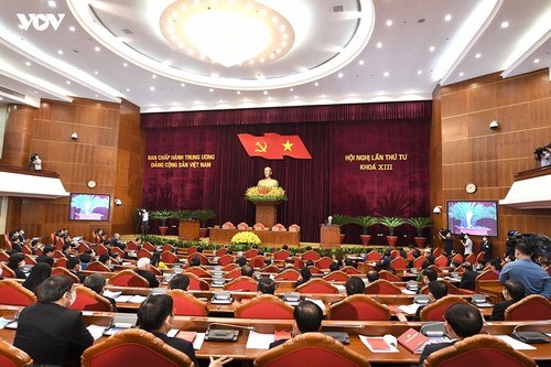 Secretario general del PCV: Vietnam empeñado en controlar la epidemia para restaurar la economía - ảnh 1