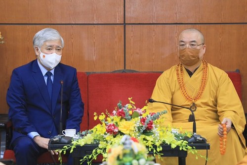 Dirigente del Frente de la Patria felicita a la Sangha Budista de Vietnam - ảnh 1