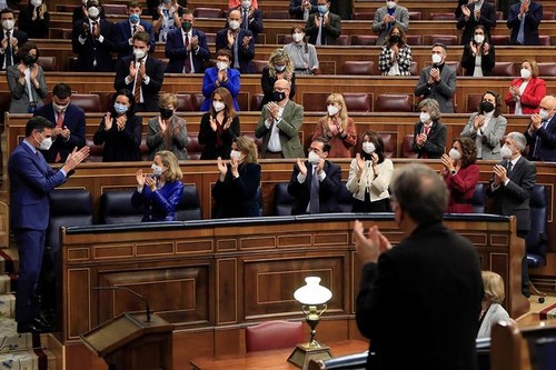 España aprueba presupuestos con un récord histórico de gasto - ảnh 1
