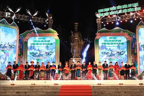 Celebran en Hanói la Semana de cultura y turismo de seis provincias de la región del Noroeste - ảnh 1