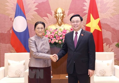 Dirigentes de Vietnam y Laos acuerdan fortalecer las relaciones de amistad, solidaridad y cooperación integral - ảnh 1