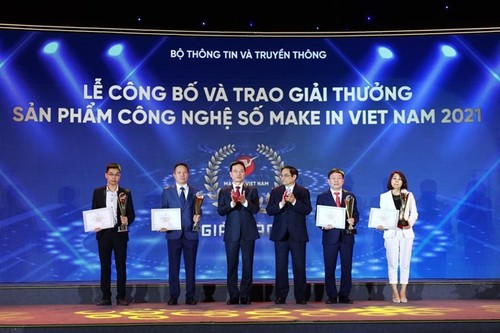 Premio de Productos de Tecnología Digital Make in Vietnam 2022, motivación para las empresas digitales - ảnh 1