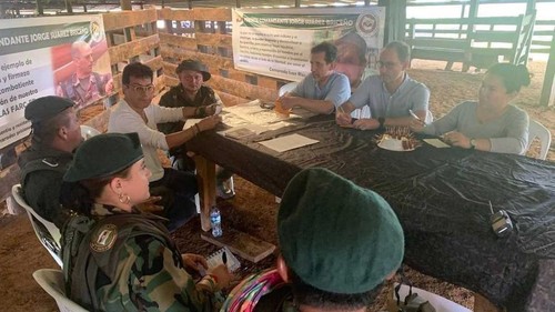 El gobierno colombiano se reúne con disidencias de las FARC en busca de la paz total - ảnh 1