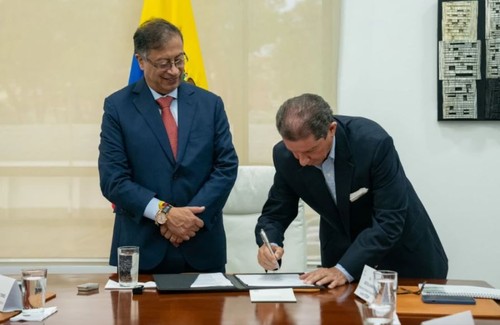 Gobierno de Colombia y Fedegán firman acuerdo para la compra de tierras - ảnh 1