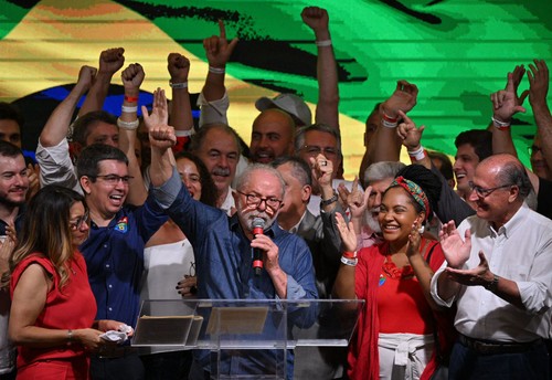 Lula vuelve al poder al derrotar a Bolsonaro en la segunda vuelta de eleciones brasileñas - ảnh 1