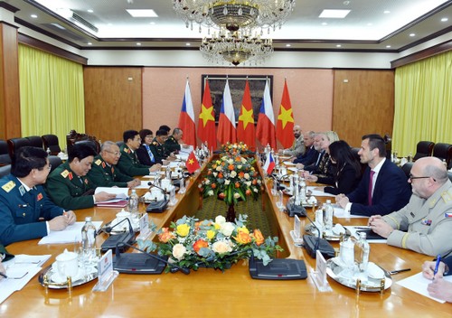 Vietnam y República Checa robustecen cooperación en defensa - ảnh 1