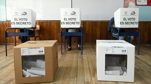 Comienzan las elecciones municipales y regionales en Ecuador - ảnh 1