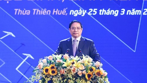 Premier vietnamita urge a promover la aspiración de emprendimiento e innovación de la juventud - ảnh 1